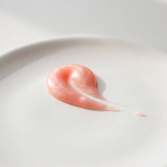 Texture de L'Élixir Jeunesse Sheatilly, sérum fluide rose corail